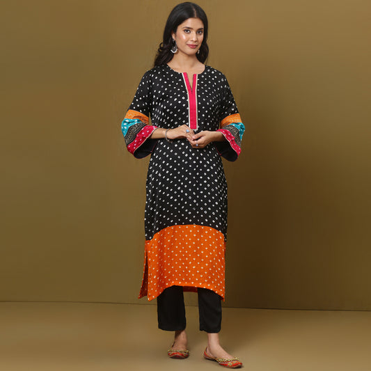 Color block kurta with bandhani print