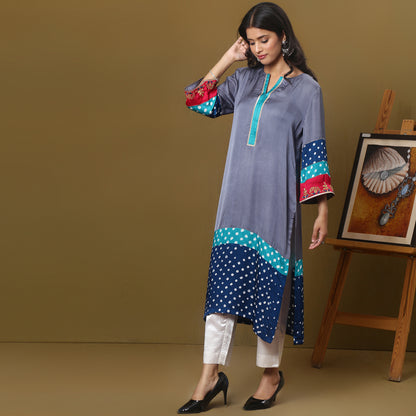 Color block kurta with bandhani print