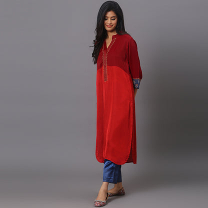 Color block kurta with detailing on sleeves