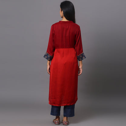 Color block kurta with detailing on sleeves