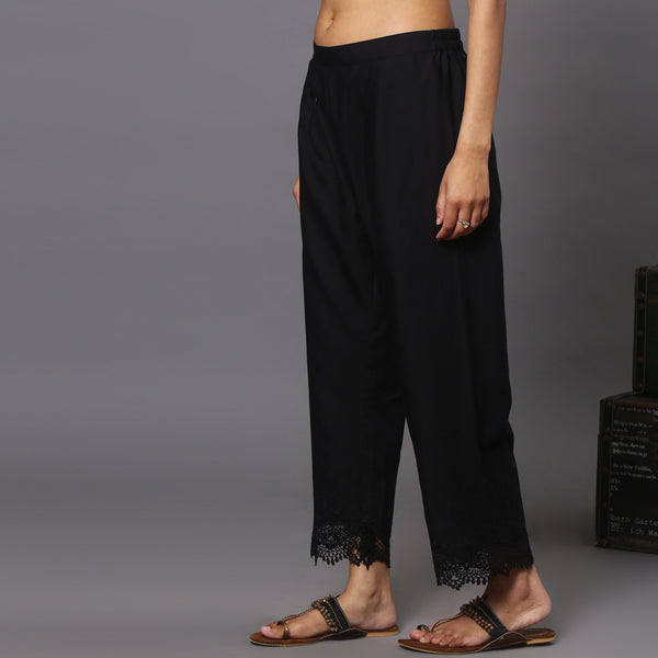 cotton ankle pants in lace and cutwork fabric