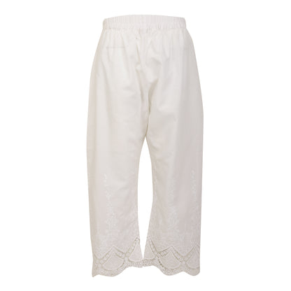Cotton ankle pants in lace and cutwork fabric