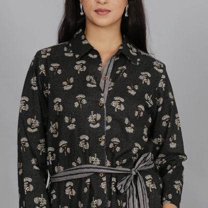 Grey printed cotton shirt dress with a belt