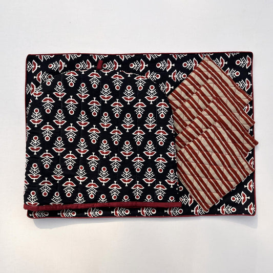 Black printed tea cosy set