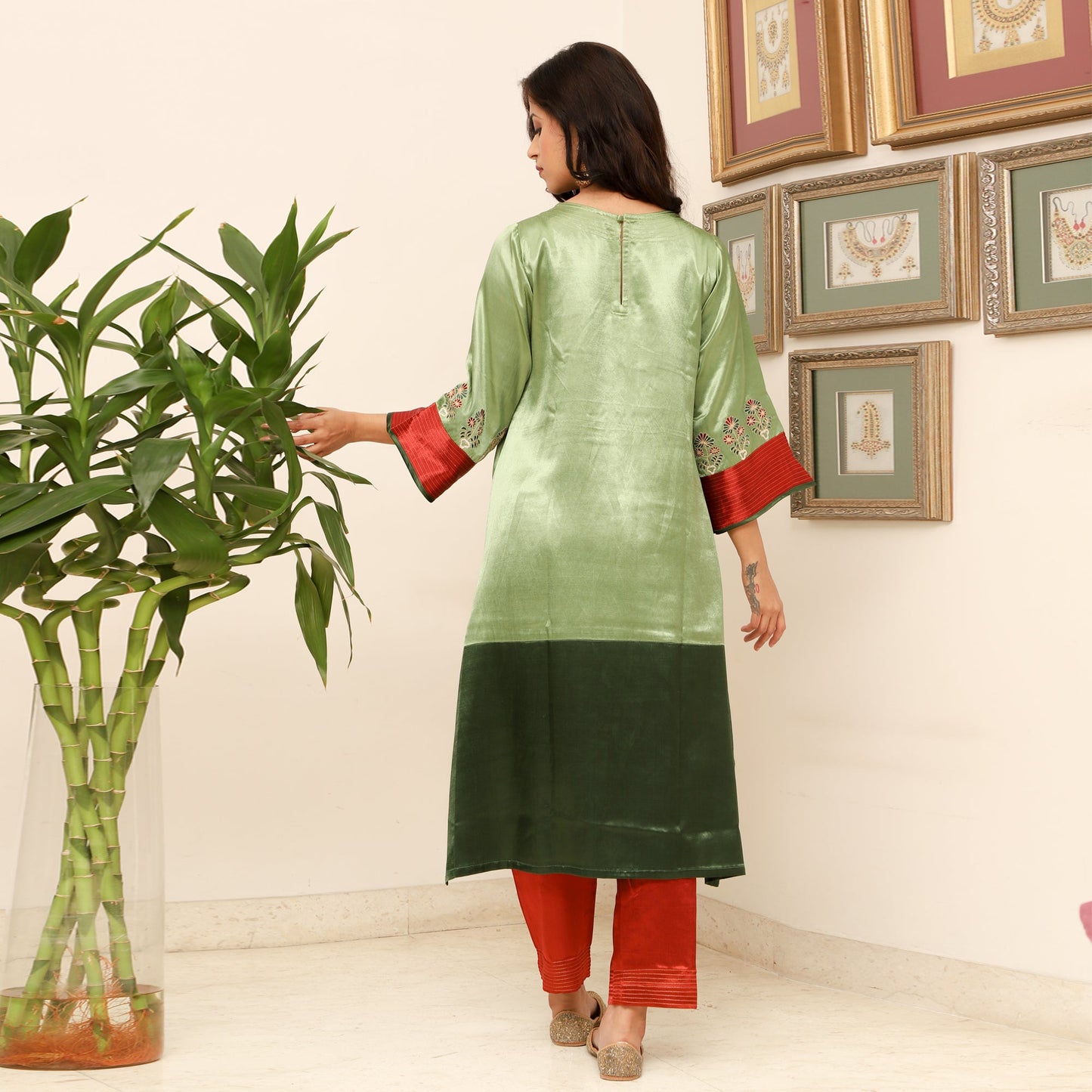 Colour block mashru silk asymmetric kurta set